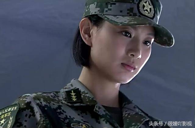 360度无死角最美警花侯梦莎演绎的铁血女军人彻底被征服了