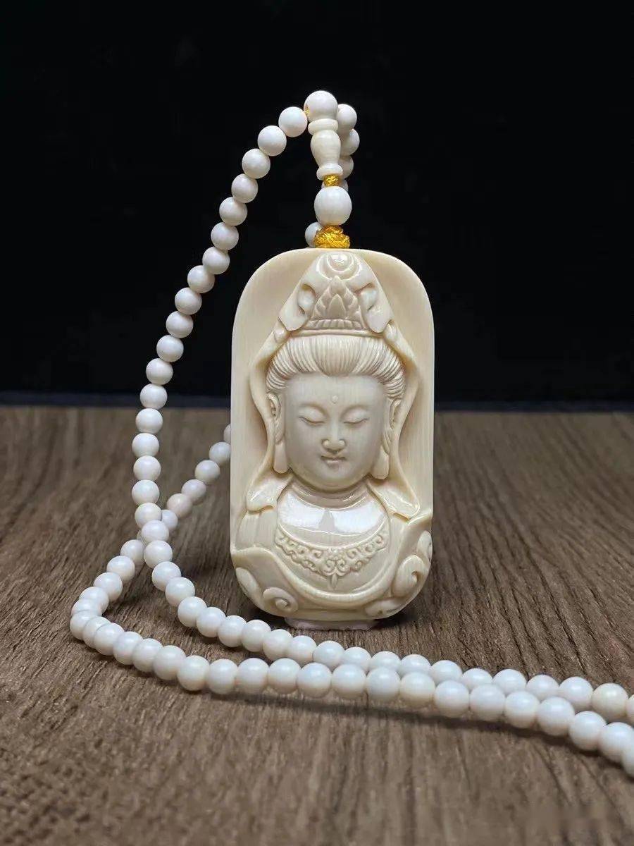 5,玉化玉化后的猛犸象牙,表面拥有玉一般的质感,莹润美观.