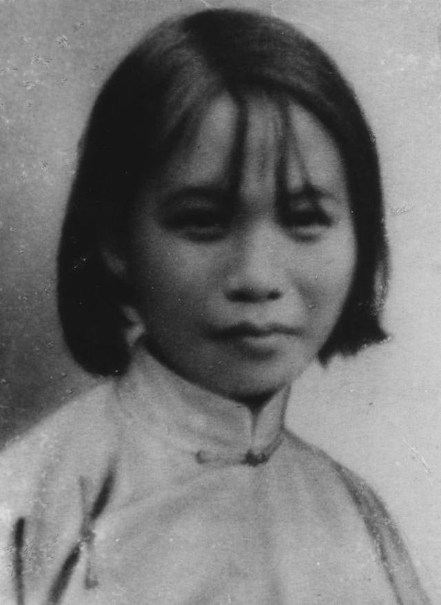 女烈士许如梅遭敌人军犬乱咬仍不屈牺牲前受尽酷刑终年24岁