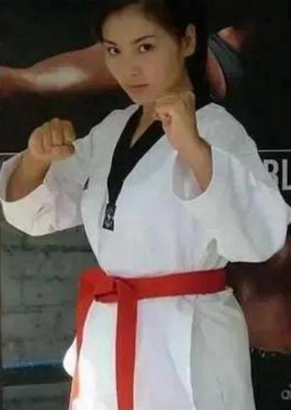 6大跆拳道高手女星:刘涛张惠妹上榜,最后一位连李连杰都敬畏_杨紫琼