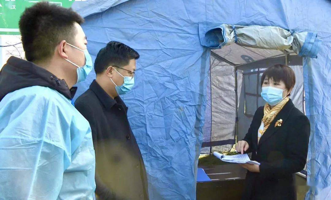 县区西乡县政协主席朱小平看望慰问疫情防控卡点工作人员