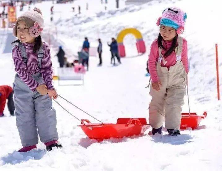 古城冰雪嘉年华体验家门口的打雪仗雪圈俯冲雪地小黄车等数十种玩法