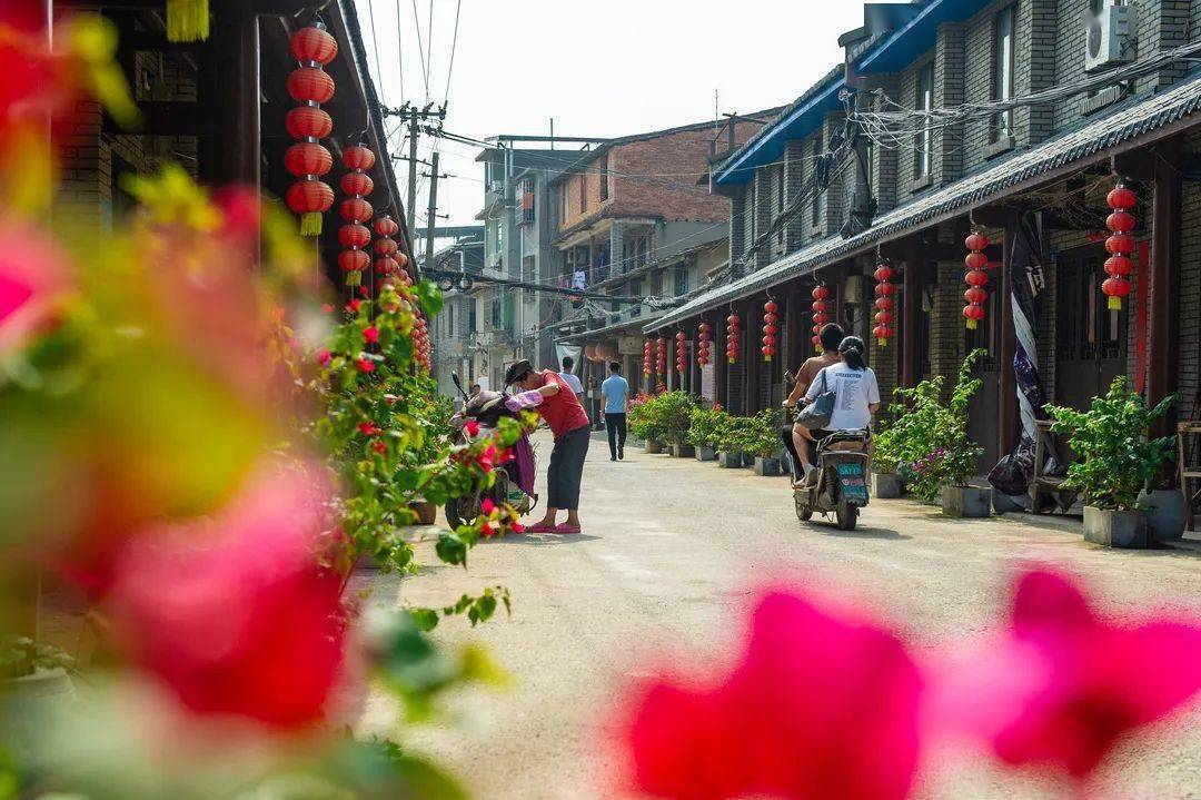 闽江南岸,鲤鱼洲旁,依托古渡口形成的闽侯上街镇