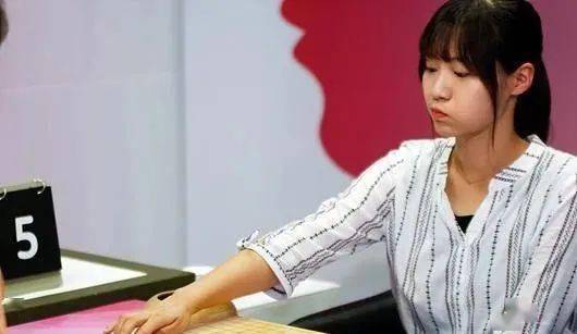史上十大围棋美女黑嘉嘉仅排第三第一众望所归