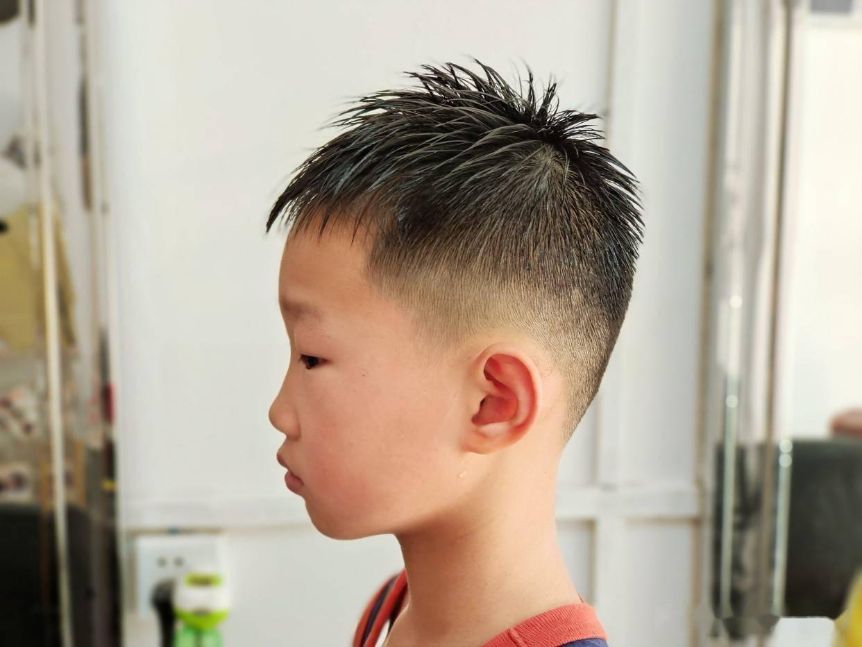 2022小男孩该剪的发型个性有型很不赖喜欢吗