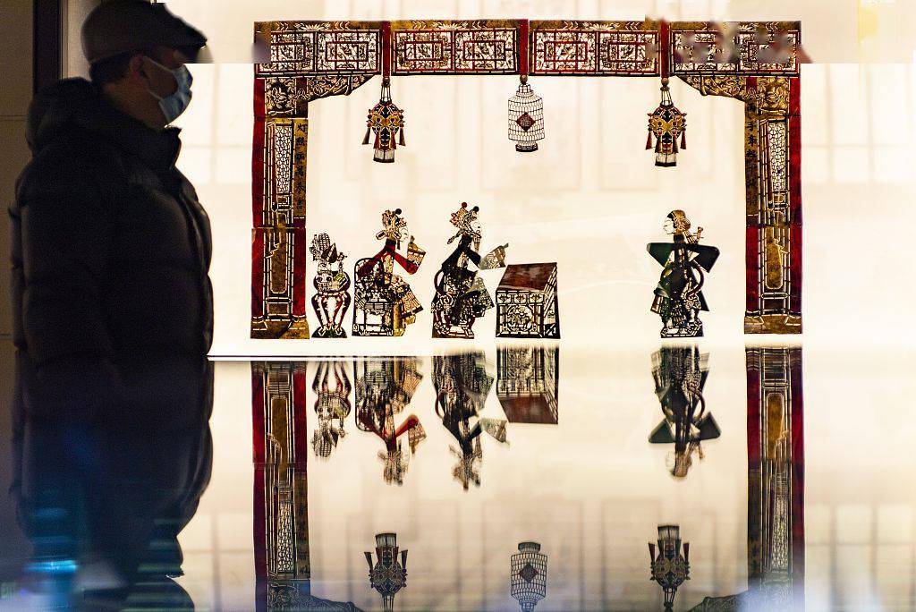 北京鲁迅博物馆展出唐山皮影观众在古老电影中体味百态人生