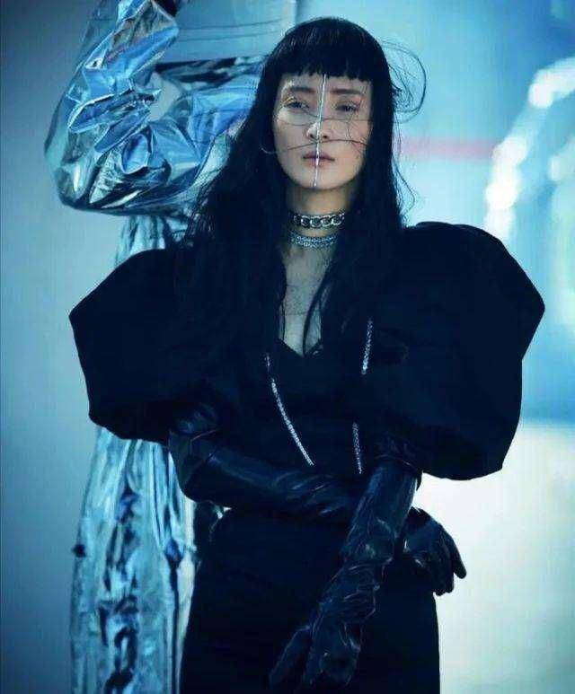 发型齐刘海也太减龄了！女明星齐刘海造型大比拼，哪款是你的菜？