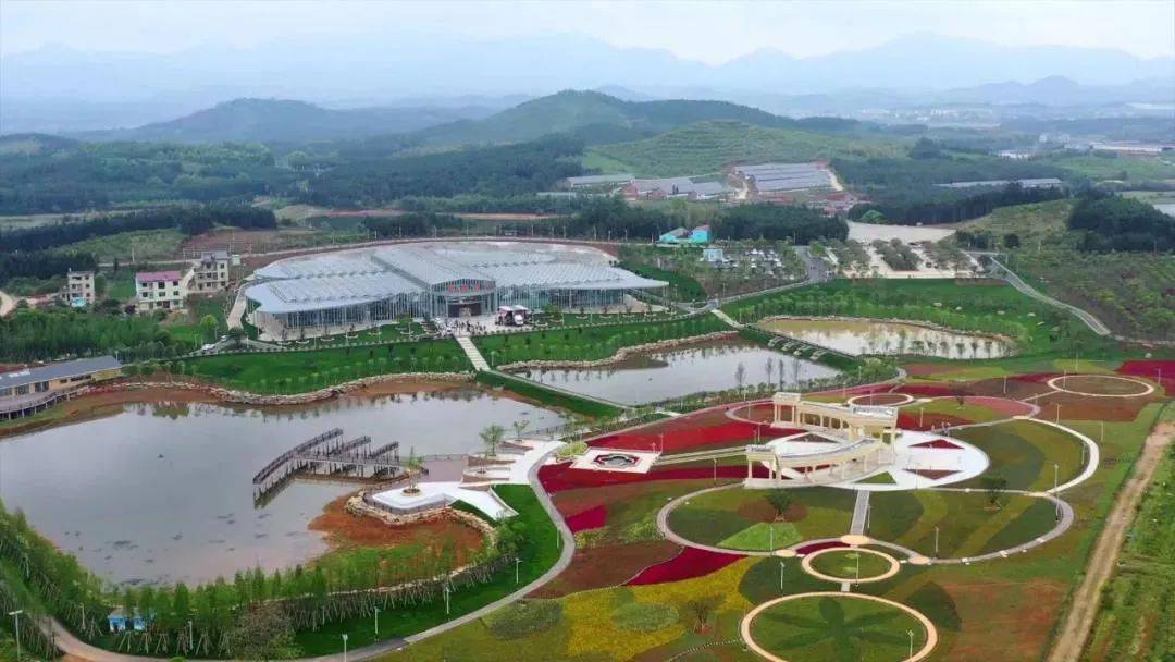 关注有好礼:现场扫描二维码关注"大丰田园"官方微信公众排&