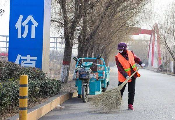 奉献在岗位_滕州市_进行_公众