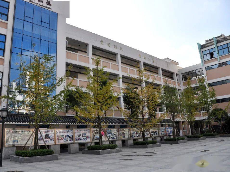 石室蜀都中学唐宇校长学校校长石室天府中学附属小学:成都市高新区