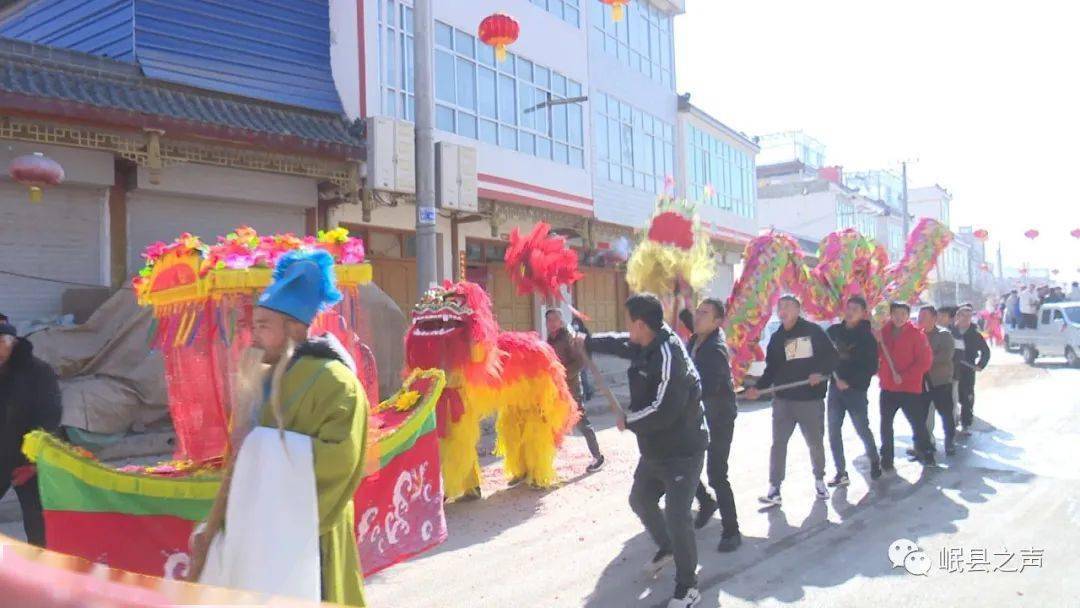 新春走基层 岷县梅川镇:乡村社火耍出浓浓年味_表演_肖菊红_舞蹈