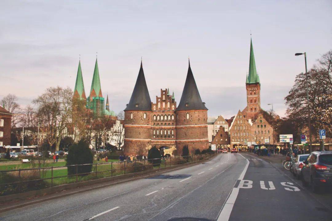 距离汉堡60公里,北欧著名的旅游城市.