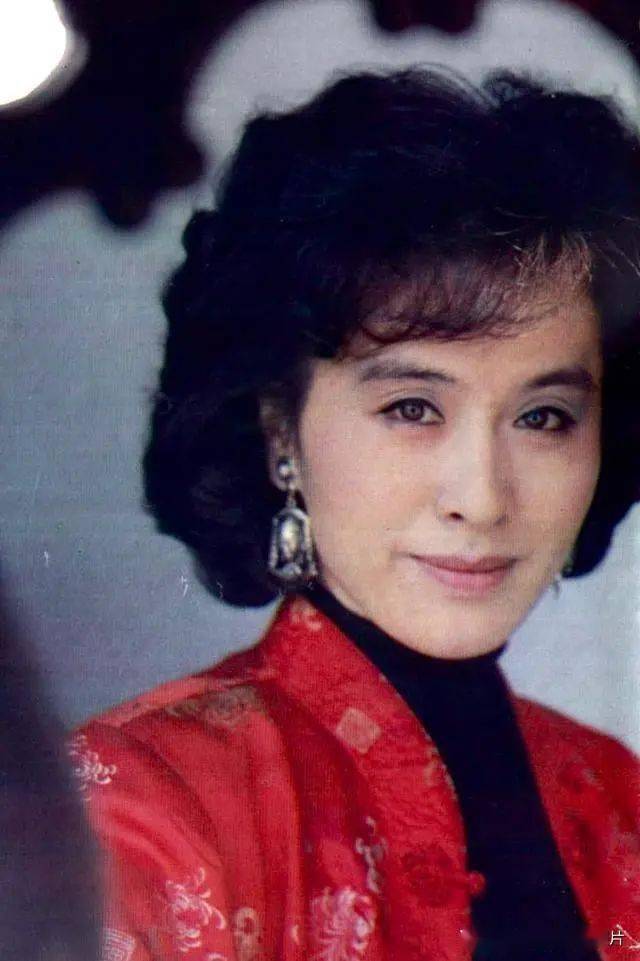 一组日本明星栗原小卷的老照片,《望乡》《生死恋》女