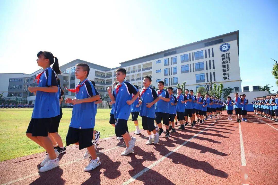 除常规教室,专业教室等正式学习空间外,澎扬还重视非正式学习空间的