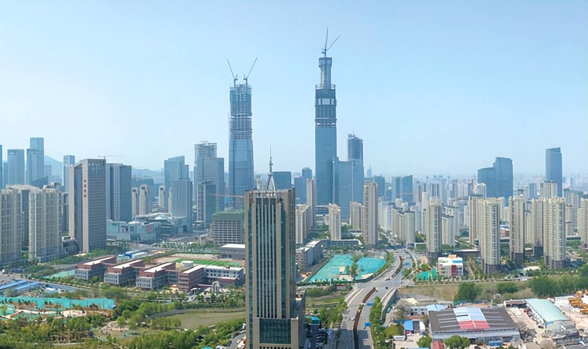 济南中央商务区,作为"山,泉,湖,河,城"的五座超高层建筑中的"山"项目