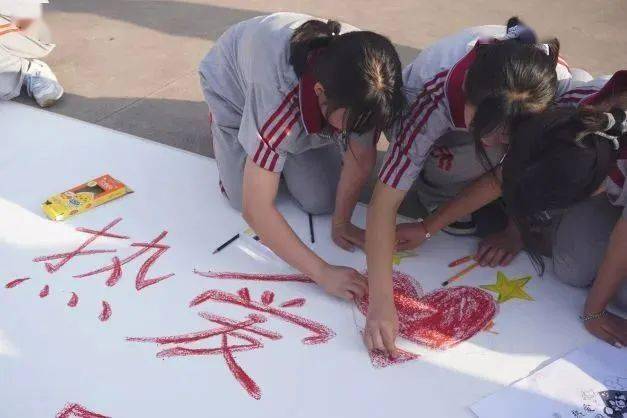 至此,"传承五四精神 共绘青春风采"喜迎建团百年主题绘画活动圆满结束