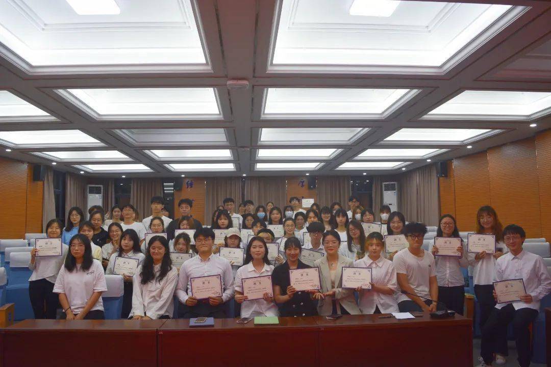 通明往后岁月校学生会仍将与你砥砺前行续写未完的青春end文字:毛宏宇