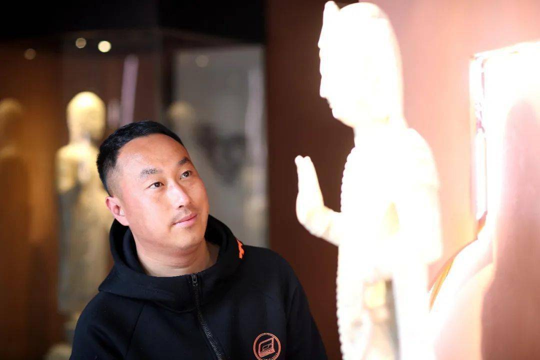 隋国磊和他的青州微笑佛教造像馆的故事
