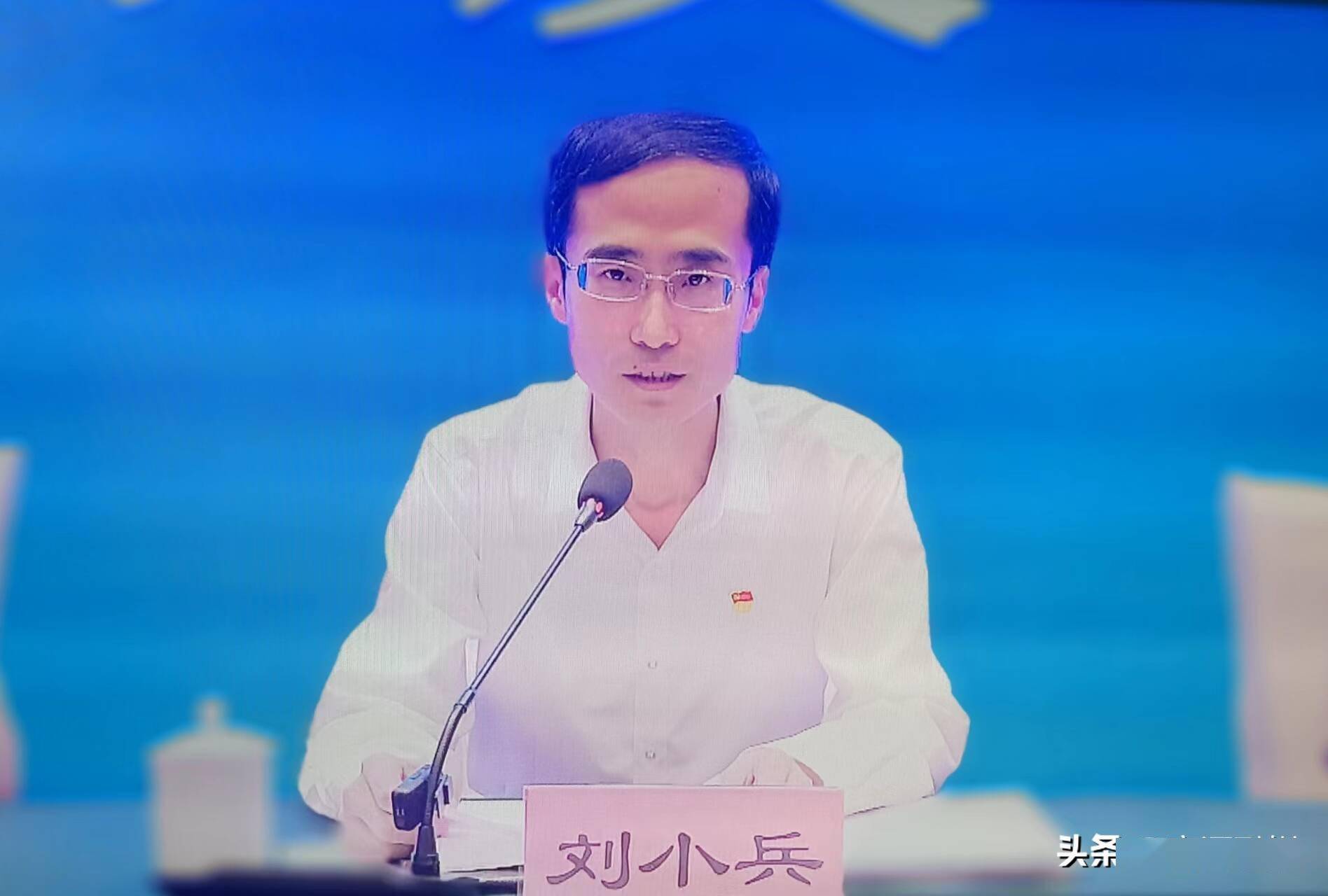 刘小兵介绍说,商河县坚持以乡村产业振兴为切入点,按照省委,市委部署