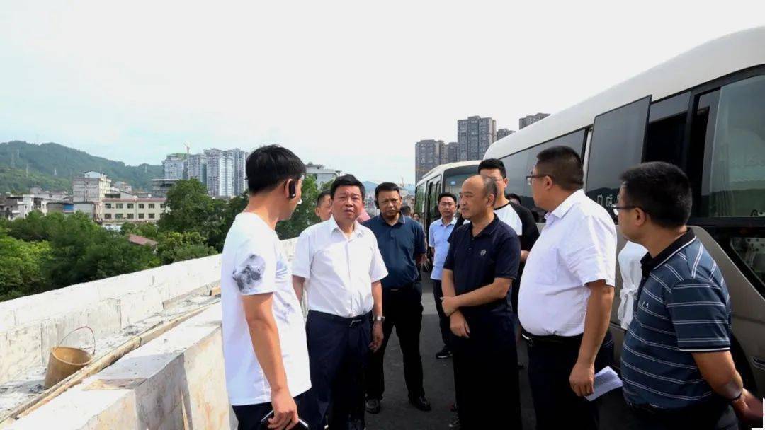 李伟带队调研督办全州二季度比抓强争促拉练会来凤站项目建设情况