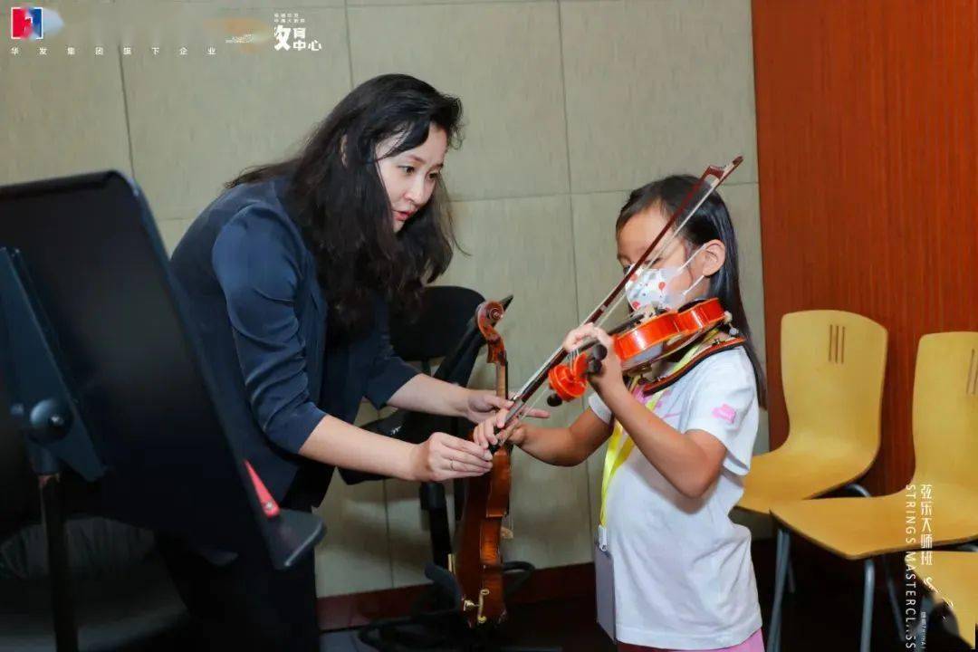 上海音乐学院钢琴系主任江晨,钢琴家,中央音乐学院钢琴系教授邹翔