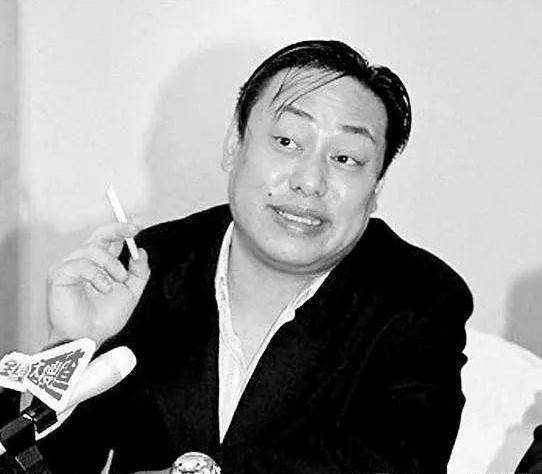 罗兆辉一栋楼赚5亿被封神童,自曝与10位女星艳照
