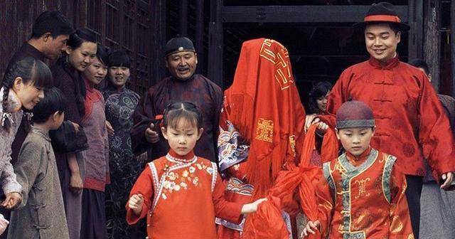 清朝一大户公子,不顾世俗与妹妹结婚,生6子女,其一子家喻户晓