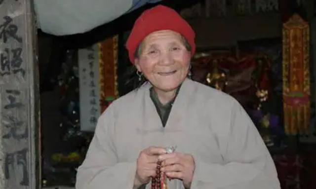 西安一女士，中年顿悟归隐终南山，46年不见家人，称能与佛祖对话