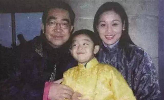 艺术大师陈逸飞:二婚娶小29岁模特,痴迷于为娇妻作画,过劳而亡_宋美英