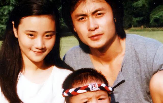 钮晓晴:出演《红楼梦》后无戏可拍,和初恋结婚,把家庭当成事业_岷山