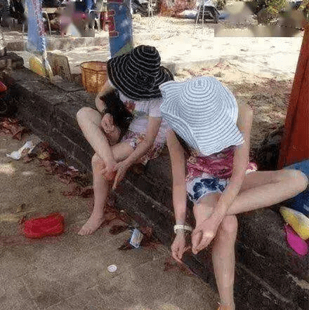 原创
每日一笑:妹子你就别逞能了,这一字马看起来不太标准啊