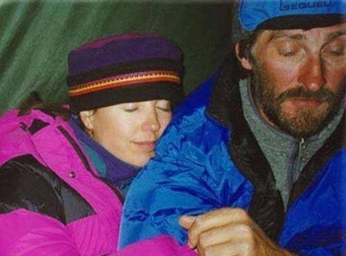 珠峰“睡美人”：沉睡8000米雪地22年成路标，临终请求不要抛下她