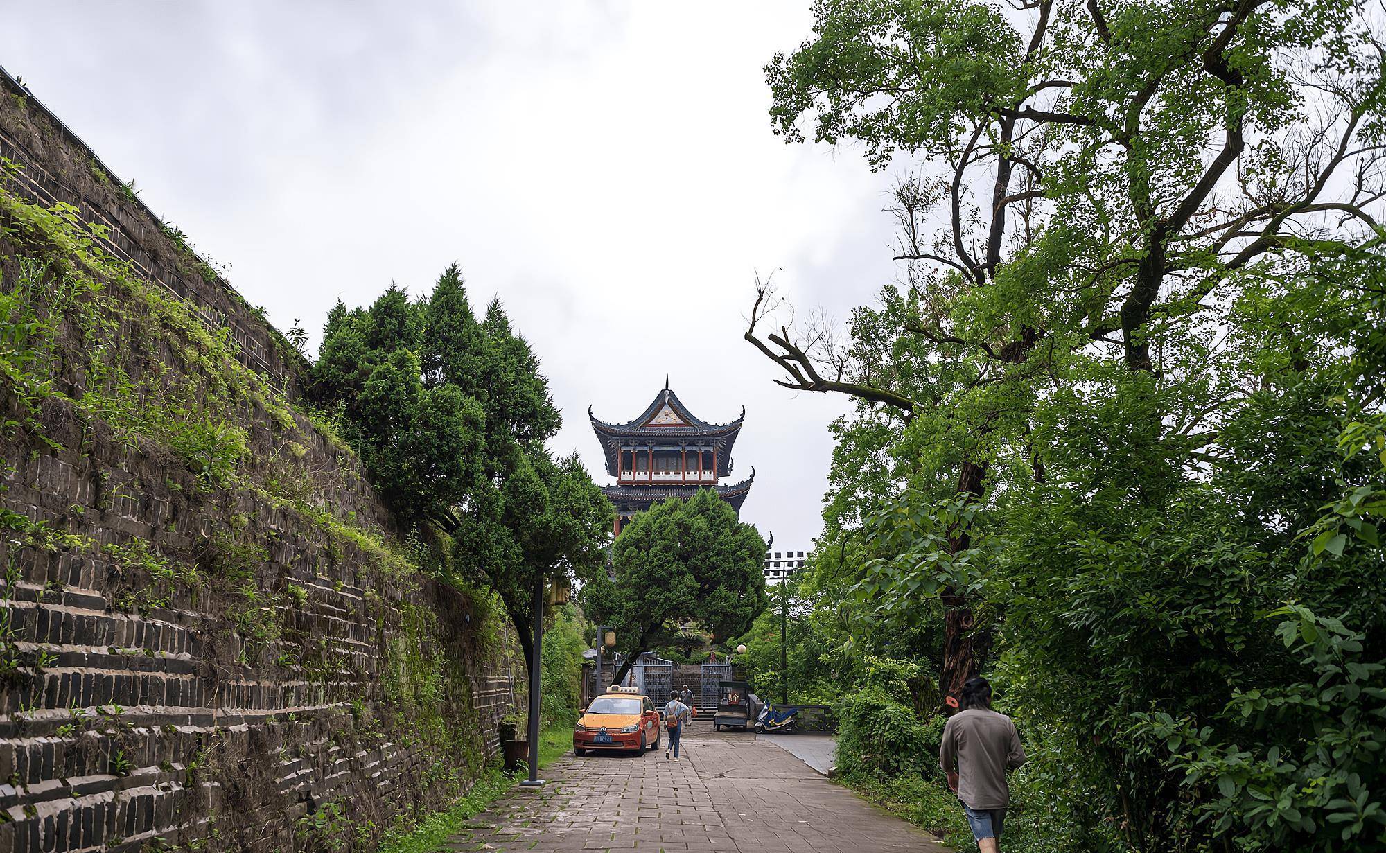 赣州古城墙，江南现存规模最大的古城墙，至今已2000多年历史