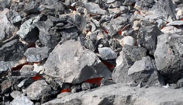 贺兰山的“惩罚”：煤层自燃300年，每年损失10亿，为何灭不掉？
