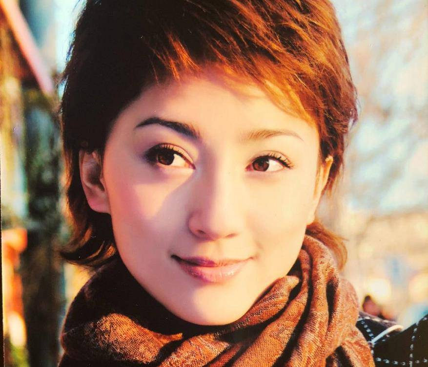 原创周庭伊：低调嫁大30岁名导尤小刚，三年生两儿的她后悔了吗？