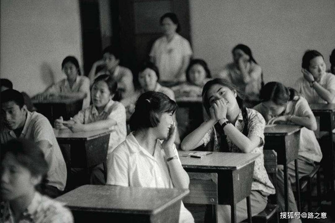 女学生为报恩嫁恩师,6年后她刀砍54岁的丈夫,1995