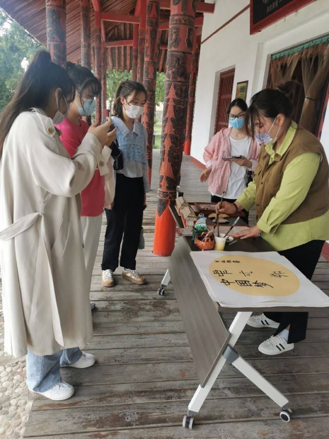 “假日经济”激发消费潜力：带动各业稳健复苏 展现市场韧劲活力