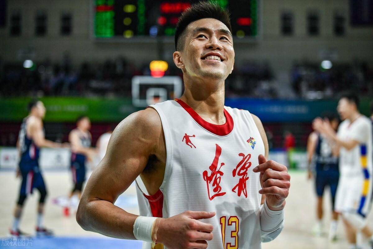 cba排名大乱辽篮一骑绝尘,北京首钢强势追赶,广东失误