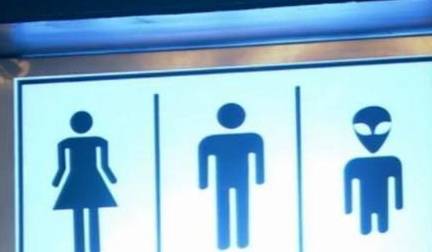 原创
开心一笑:你是想找情人……
