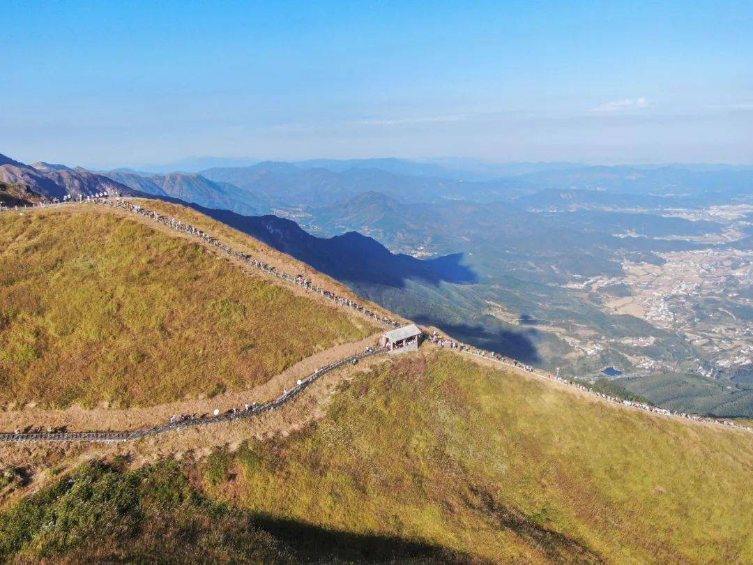 火到西半球！巴西《南美侨报》刊发萍乡武功山秋日美景图