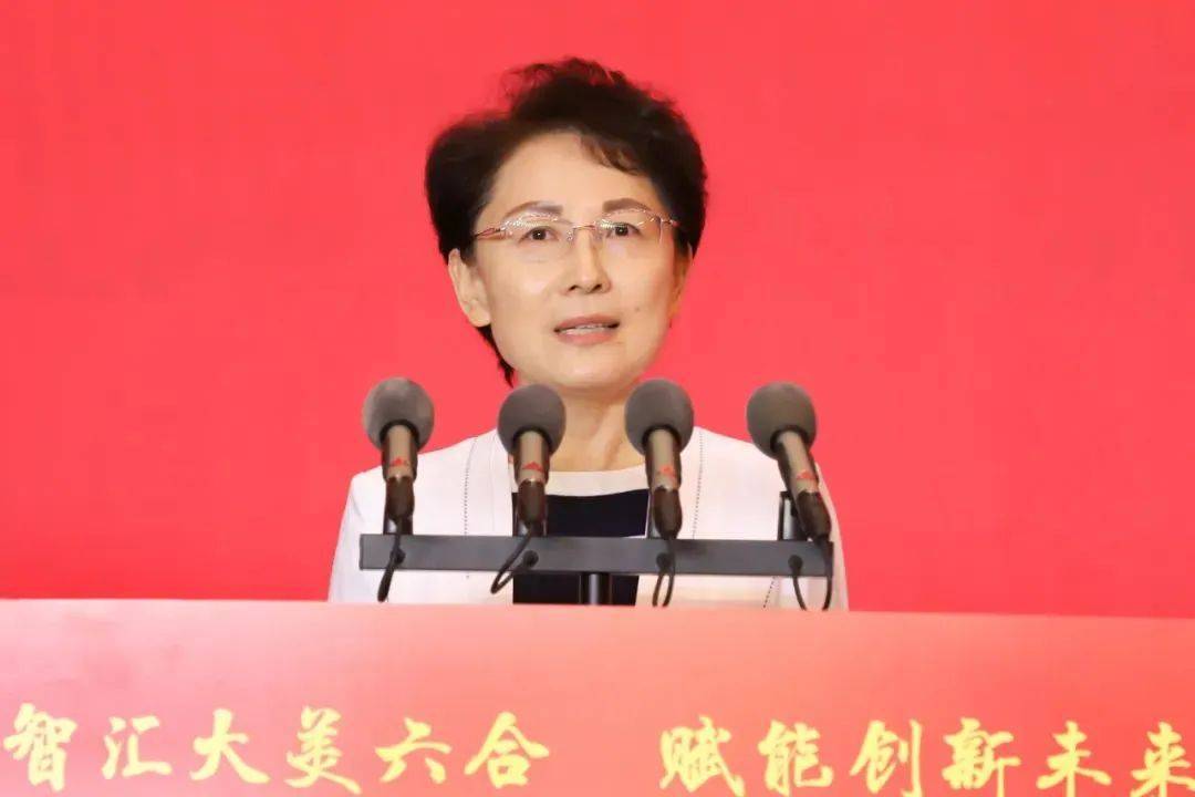 南京市妇联主席等职,2012年任六合区区长等职,2015年任高淳区委书记