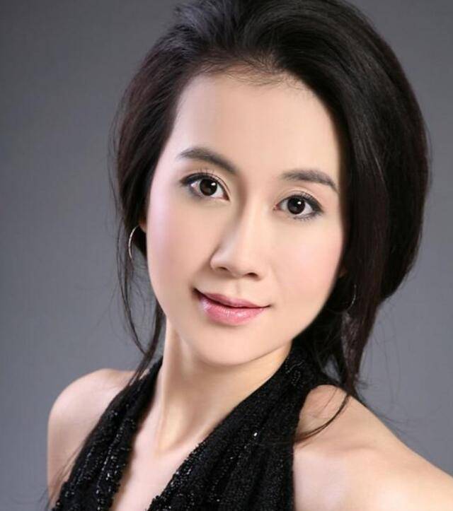 她被称"烂片女王,出道多年不火,今42岁仍单身_温峥嵘_生活_演技