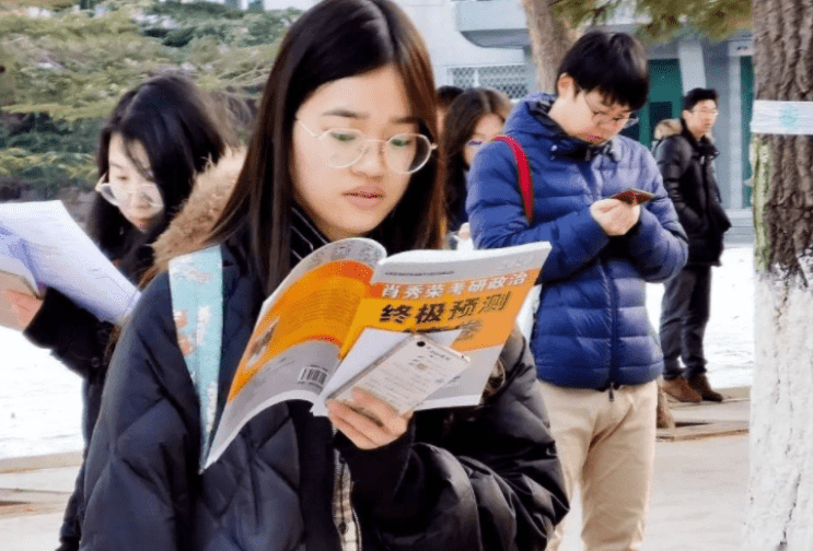 成都借卵医院（原创
            2023二本院校为考研招生，提出诱人条件，难怪名校毕业生愿意报考）