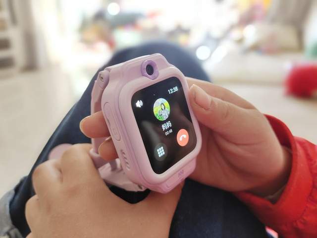 ���ƴ�ͳ����ҵ�����һ����ѧϰ�ĵ绰�ֱ�