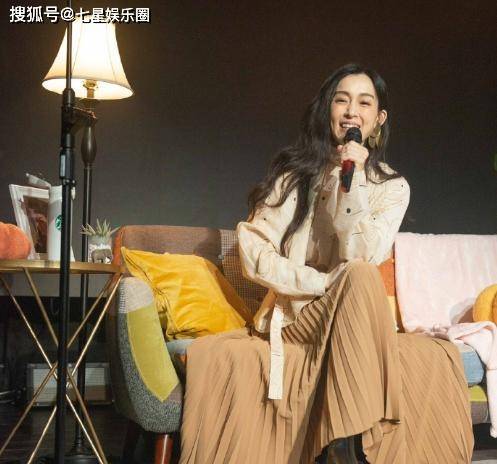 因言论翻车的范玮琪，3年后再开唱，声音一度哽咽，并当场认错