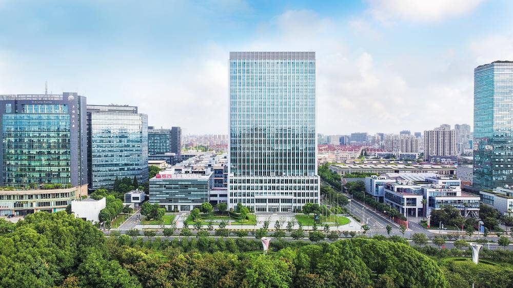 新技术企业200余家，市北数智生态园入选首批市级数字化转型特色示范区。“下一步，静安发展将重点集聚c