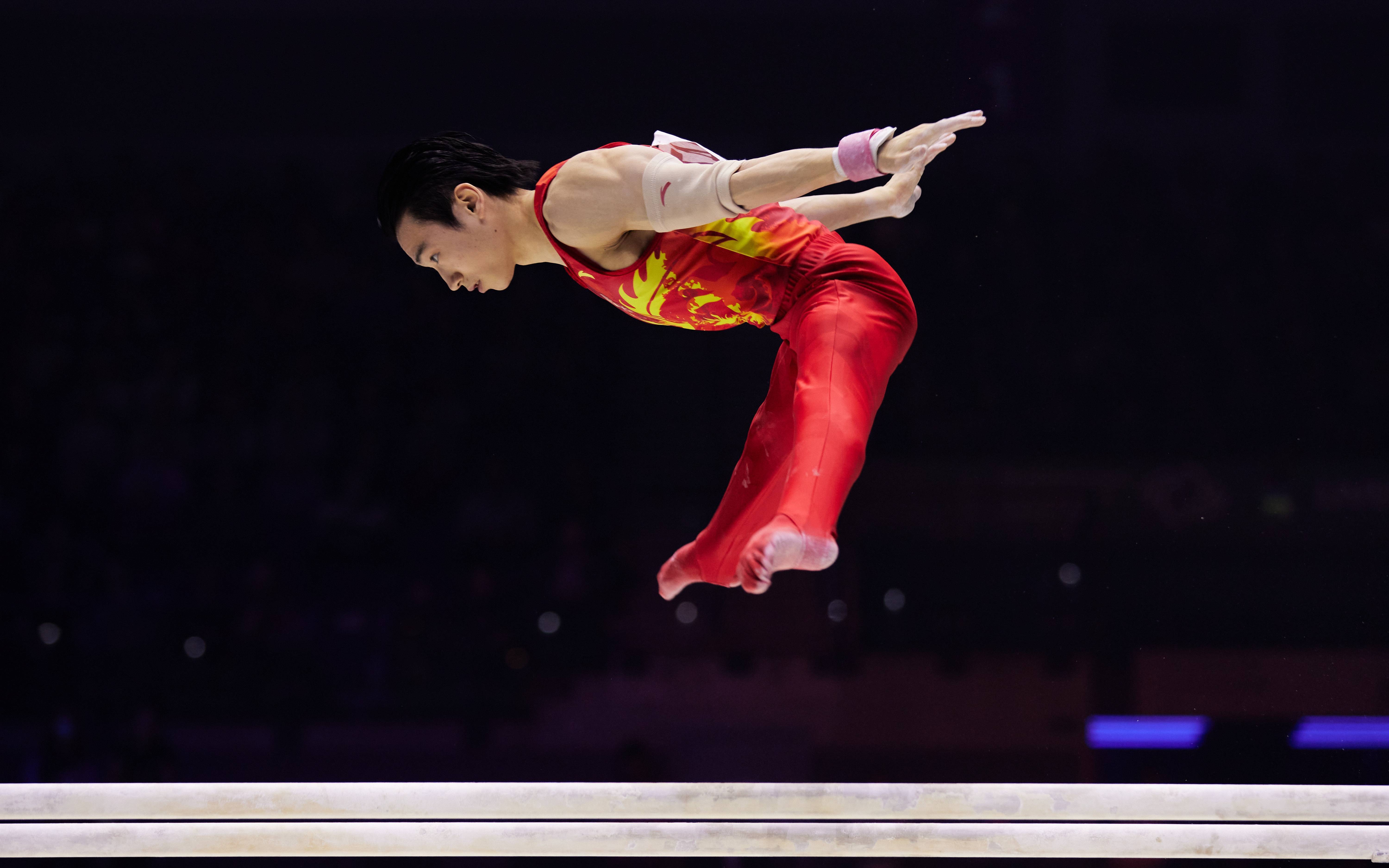 体操世锦赛中国3金喜忧参半：男队再崛起女队困难多