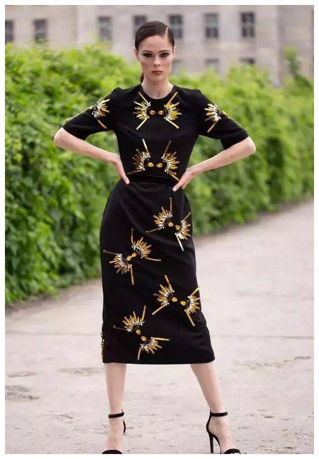 女生炎天凉鞋要选那5款,避开那1款,不消再怕腿短了 女生炎天凉鞋要选那5款,避开那1款,不消再怕腿短了