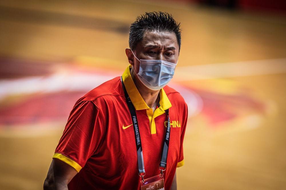 81：72！中国男篮晋级世界杯正赛，杜锋霸气回应下课，辽篮球迷被打脸了！