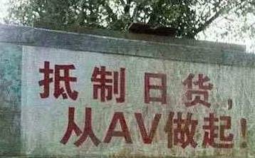 原创
幽默笑话:大妈,油价又涨了,你开猛禽卖玉米要亏死的